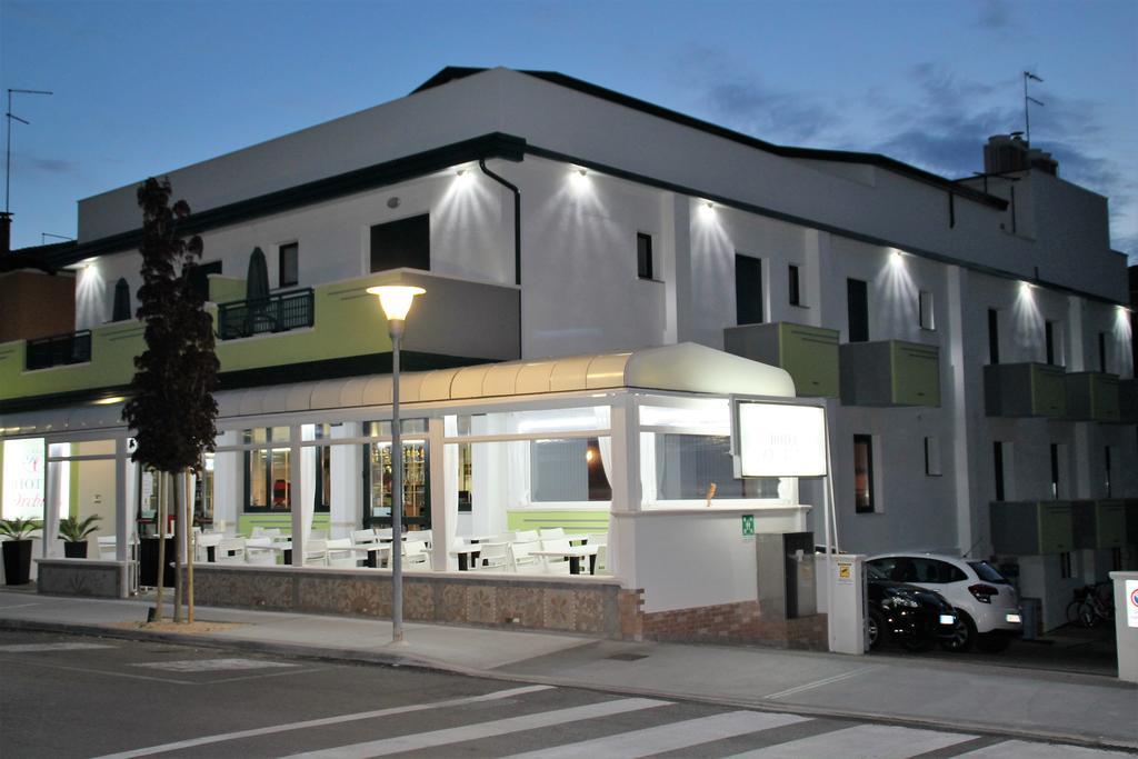 Hotel Orchidea Lignano Sabbiadoro Exterior foto